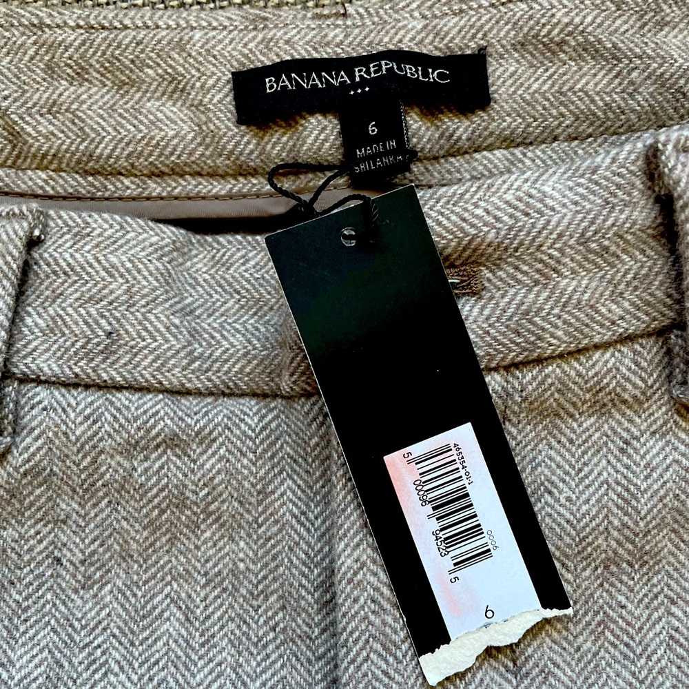 Wide leg cropped Banana Republic women’s trousers. NWT.
